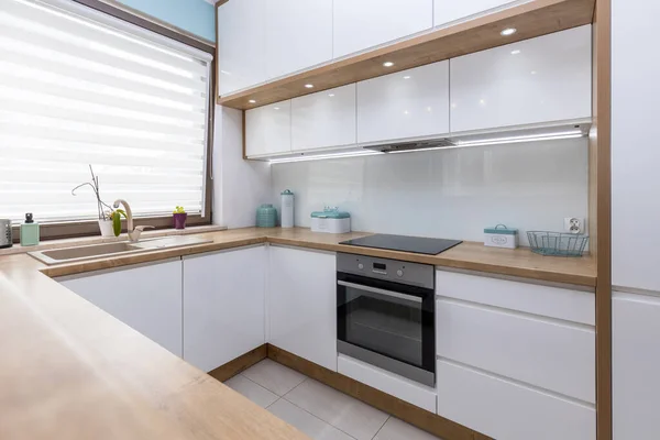 Modern White Kitchen Interior Wooden Worktops — Stok fotoğraf