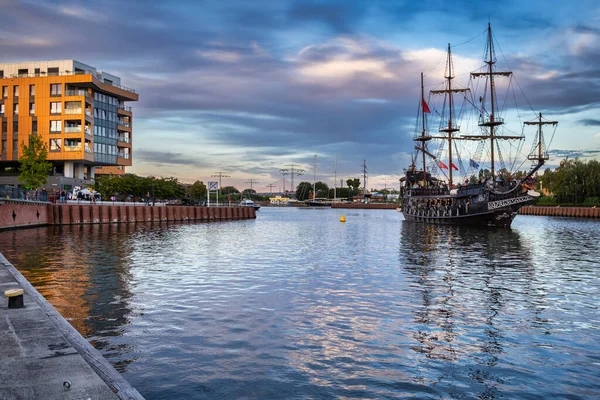 Gdansk Poland July 2022 Pirate Sailing Ship Tourists Board Waters — 图库照片