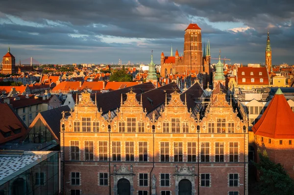 Beautiful Architecture Main Town Gdansk Rays Setting Sun Poland — 스톡 사진