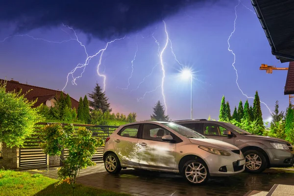 Cars Front Driveway Lightning Storm Night — Fotografia de Stock