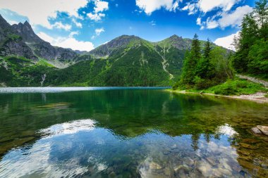 Tatra Dağları, Polonya 'daki Deniz Gölü Gözü' nün inanılmaz manzarası.