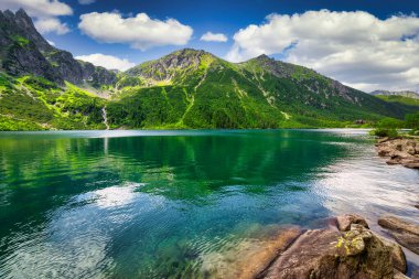 Tatra Dağları, Polonya 'daki Deniz Gölü Gözü' nün inanılmaz manzarası.