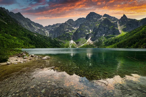 Pôr Sol Surpreendente Nas Montanhas Tatra Acima Olho Lago Mar — Fotografia de Stock