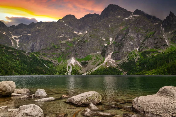 Pôr Sol Surpreendente Nas Montanhas Tatra Acima Olho Lago Mar — Fotografia de Stock