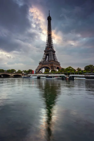 Wieża Eiffla Nad Sekwaną Paryżu Wschodzie Słońca Francja — Zdjęcie stockowe