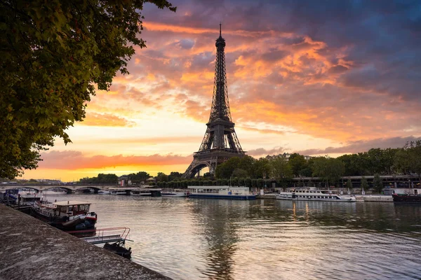 Torre Eiffel Junto Rio Sena Paris Nascer Sol França — Fotografia de Stock