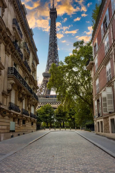 Straßenansicht Des Eiffelturms Bei Sonnenuntergang Paris Frankreich — Stockfoto