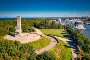 Gdansk, Polonya - 6 Eylül 2022: Westereplatte Yarımadası 'ndaki Sahilin Savunucuları Anıtı, Gdansk. Polonya