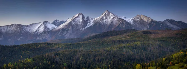 Χιονισμένες Κορυφές Των Belianske Tatras Πριν Την Ανατολή Σλοβακία — Φωτογραφία Αρχείου