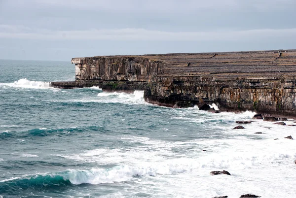 Cliffs of Aran islands in Ireland — Stock Photo, Image