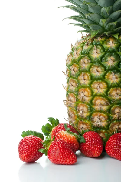 Isolated fruits - Strawberries and pineapple — Stock Photo, Image