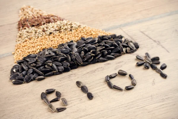 Cereal Grains and Seeds : Rye, Wheat, Barley, Oat, Sunflower, Flax — Stock Photo, Image