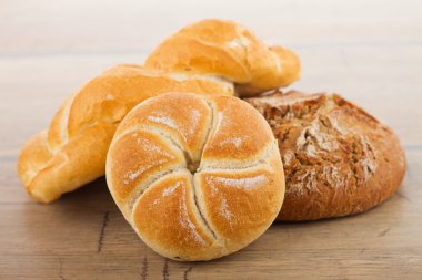 taze ekmek ve rulolar
