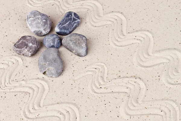 Jardin zen avec pierres de sable — Photo