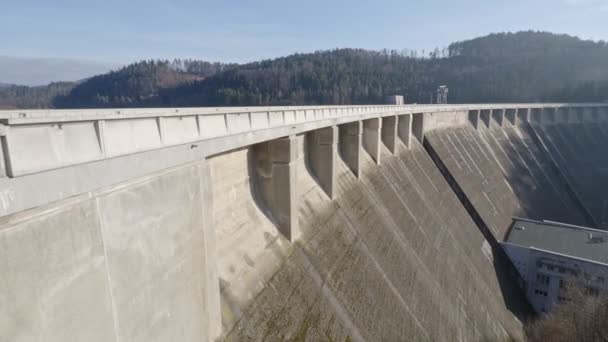 チェコ共和国の飲料水と水力発電所の貯水池としてのウォーターダムヴィール — ストック動画