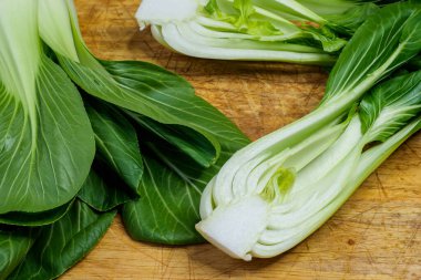 Organik ve taze bok choi veya pak choi veya pok choi (Brassica rapa subsp. Çin Sebzeleri