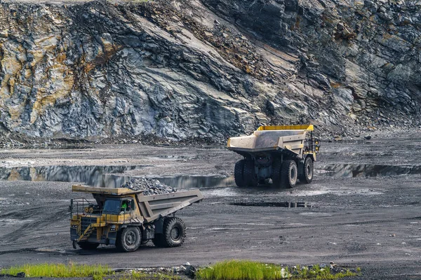 Dump Truck Limestone Mining Heavy Machinery Mining Quarry — Stock Photo, Image