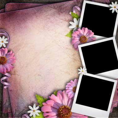 Üç retro boş fotoğraf ve çiçekler ile antika arka plan