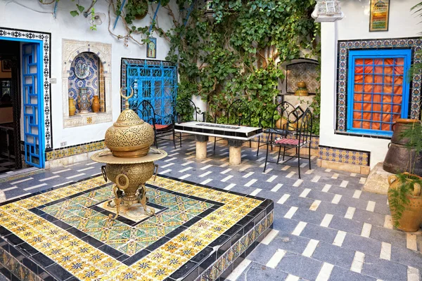 Pátio em Sidi Bou Said, Tunis, Tunísia — Fotografia de Stock