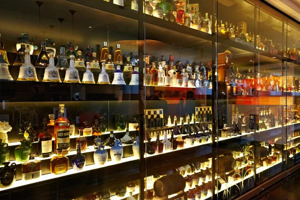 De grootste collectie van Schotse whisky in de wereld — Stockfoto