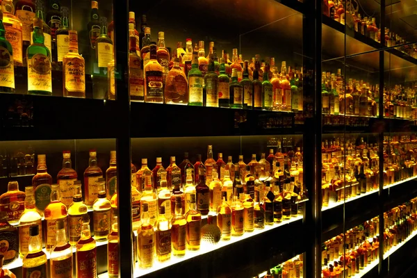 The largest Scotch Whisky collection in the world — Stock Photo, Image