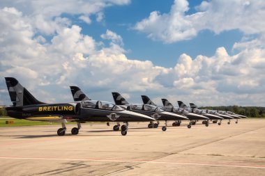 yedi uçakları breitling jet ekibinden