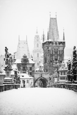 Charles bridge in de winter, Praag