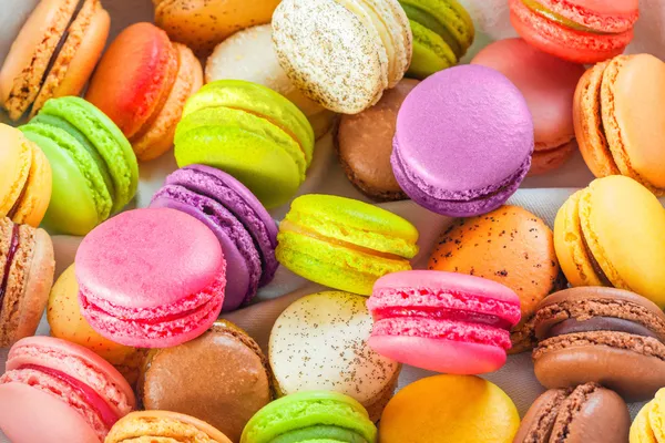 Macarons colorés français traditionnels — Photo