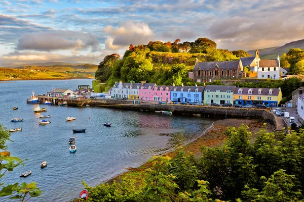 Uitzicht op Portree, Isle of Skye, Schotland — Stockfoto