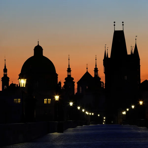 Most Karola przed świtem — Zdjęcie stockowe