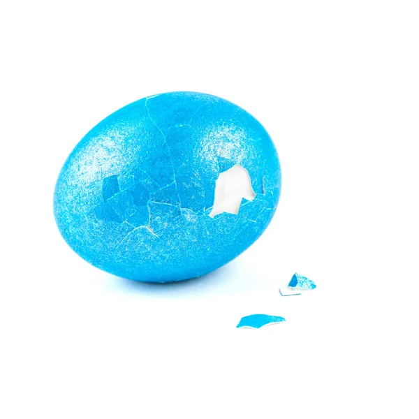 Broken easter egg on white background — Stock Photo, Image