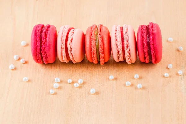 Strawberry, raspberry and rhubarb macarons — Stock Photo, Image