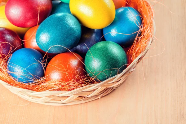 Easter eggs in the basket — Stock Photo, Image