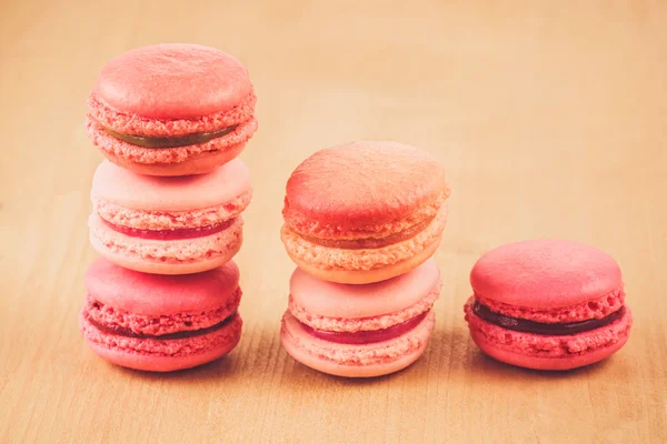 Strawberry, raspberry and rhubarb macarons — Stock Photo, Image