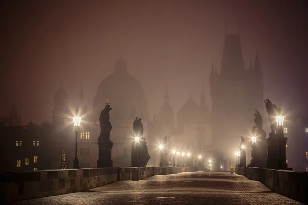 Charles Bridge before dawn, Prague — Stock Photo, Image