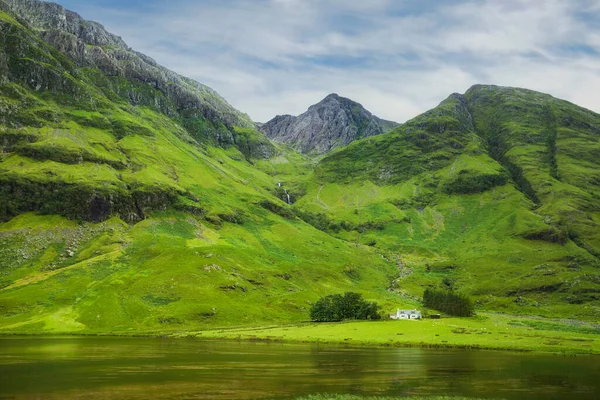 Achnambeithach Cottage Loch Achtriochtan Aonach Dubh Waterfall Bidean Nam Bian — Photo