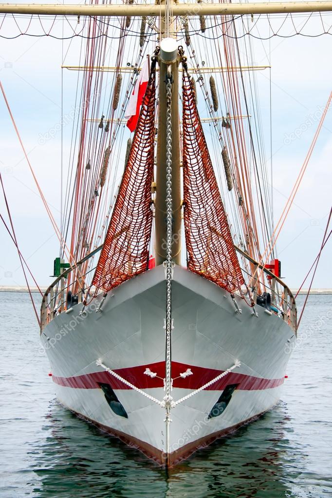Sailing ship, barquentine prow