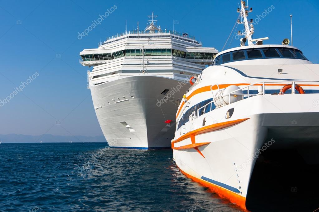 Passenger boats & ships