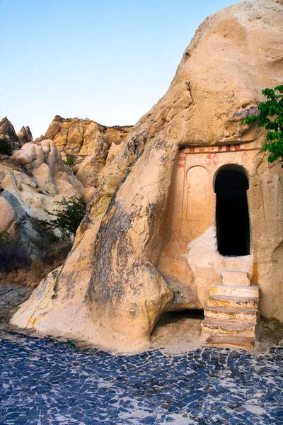 Capadocia en Turquía, iglesias cristianas cortadas en roca — Foto de Stock