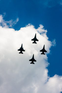 f-16 avcı uçuş