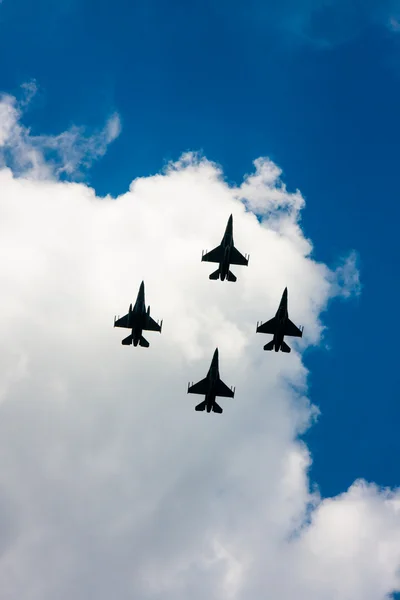 F-16 fighters in flight — Stock Photo, Image