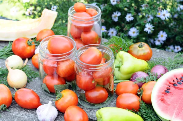 Canning tomatoes at home — Stock Photo, Image