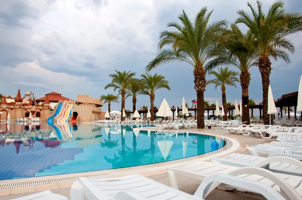 bulutlu bir günde, Türkiye Havuzu