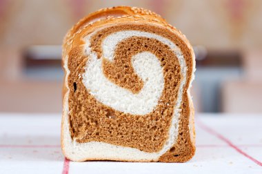 Susam ile lezzetli bir ekmek.