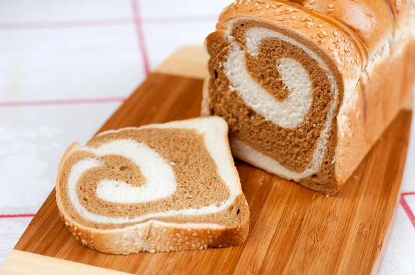 Vynikající chleba se sezamem. — Stock fotografie
