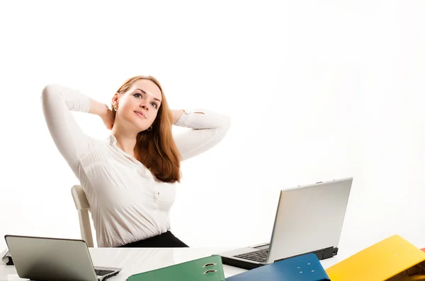 Vrouw rusten op de werkplek — Stockfoto
