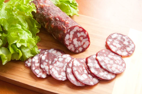 Räucherwurst in Scheiben — Stockfoto