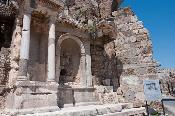 साइड, तुर्की के प्राचीन शहर के खंडहरों — स्टॉक फ़ोटो, इमेज