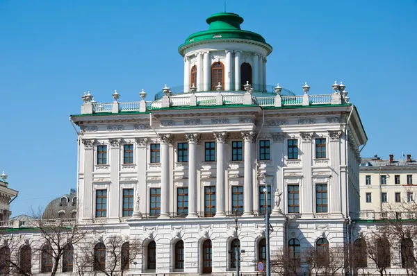 Biblioteca di Stato russa a Mosca. XVIII secolo, punto di riferimento — Foto Stock