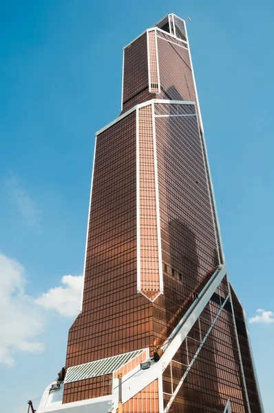Wolkenkratzer Quecksilber City Tower - es ist der höchste Wolkenkratzer in Moskau, Russland.. — Stockfoto